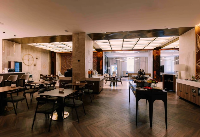 The Grand Hotel by LeePrime: Grand Bistrot