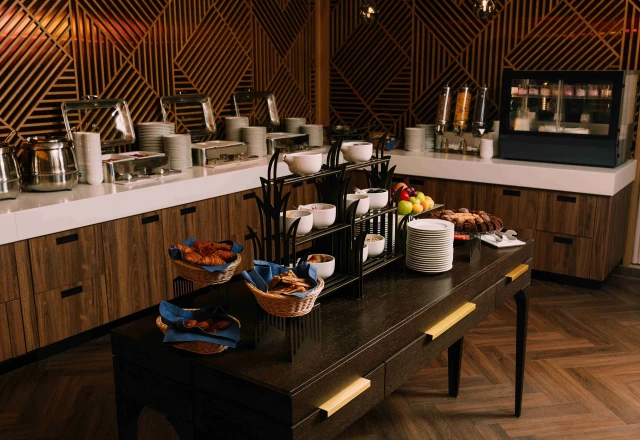 The Grand Hotel by LeePrime: Grand Bistrot