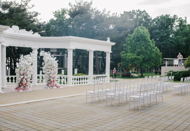 Приморье Grand Resort Hotel: Арка любви