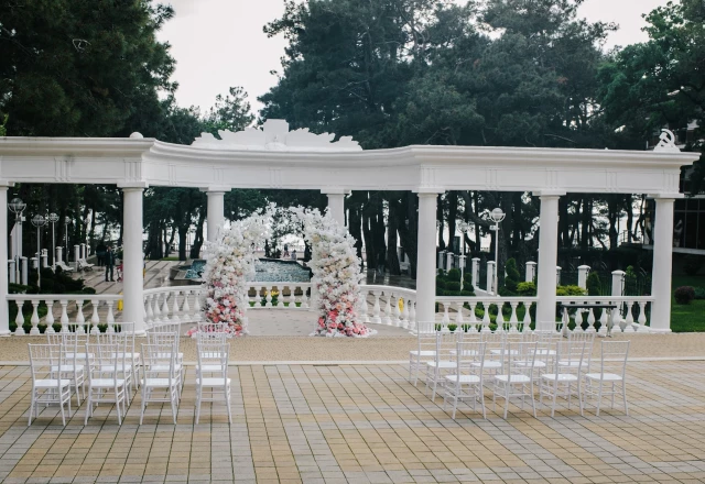 Приморье Grand Resort Hotel: Арка любви