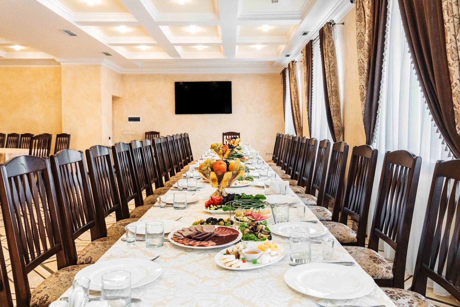 Mari Inn: Основной зал