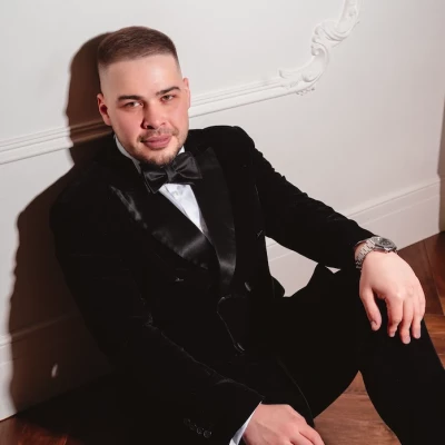 Ведущий Аслан Курашинов