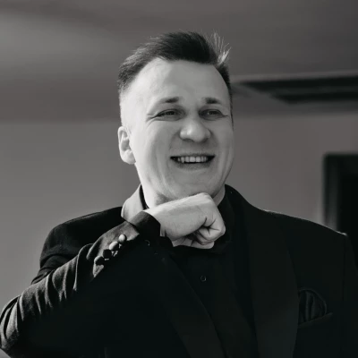 Ведущий Артём Рыжков