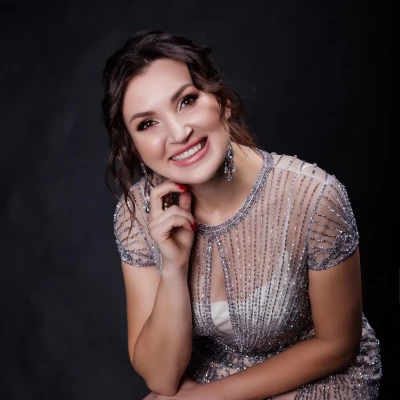 Ведущая Ирина Русланова