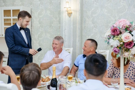 Ведущий Алексей Малахай