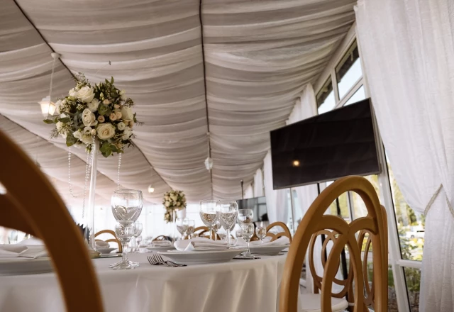 Студия декора «GRANI DECOR», свадьба: Оформление свадебного зала