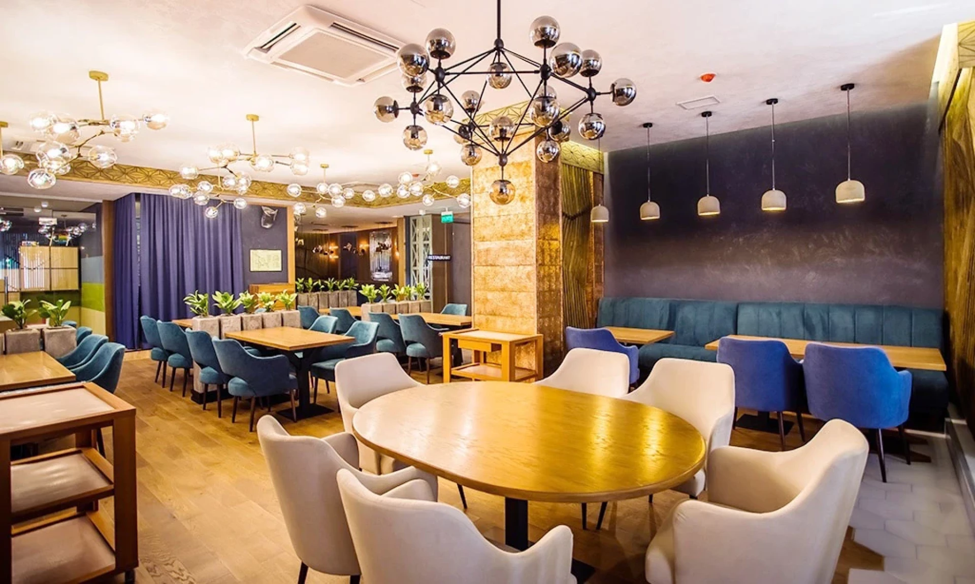 Congress Hotel: Основной зал
