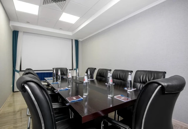 Congress Hotel: Комната переговоров