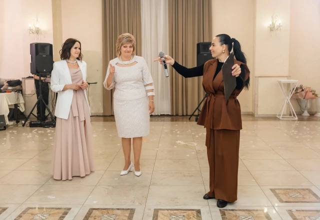 Ведущая Ксения Вавилова, свадьба: Свадьба
