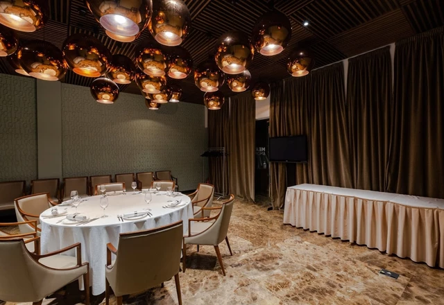 Ресторан «Цифры» VIP Lounge зал