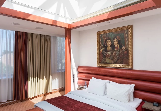 Рэд Старс Отель / Red Stars Hotel Номера для молодоженов и гостей