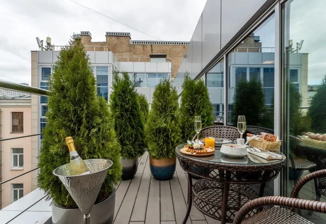 Рэд Старс Отель / Red Stars Hotel Номера для молодоженов и гостей - фото 7