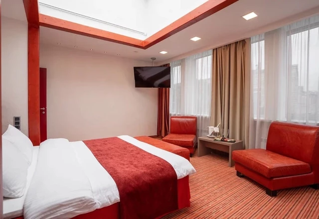 Рэд Старс Отель / Red Stars Hotel Номера для молодоженов и гостей - фото 8