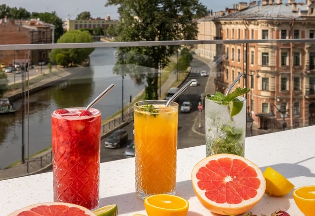 Рэд Старс Отель / Red Stars Hotel Номера для молодоженов и гостей - фото 6
