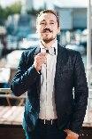 Ведущий Артем Поляков - фото 9