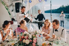 Ведущий Артем Поляков - фото 19