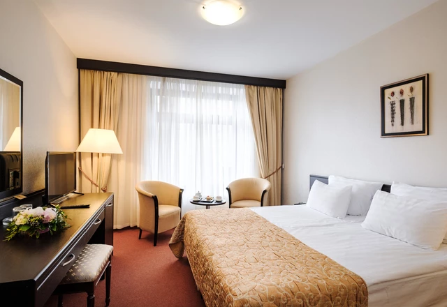 Ресторан при отеле Смольнинский Номера в отеле - фото 2