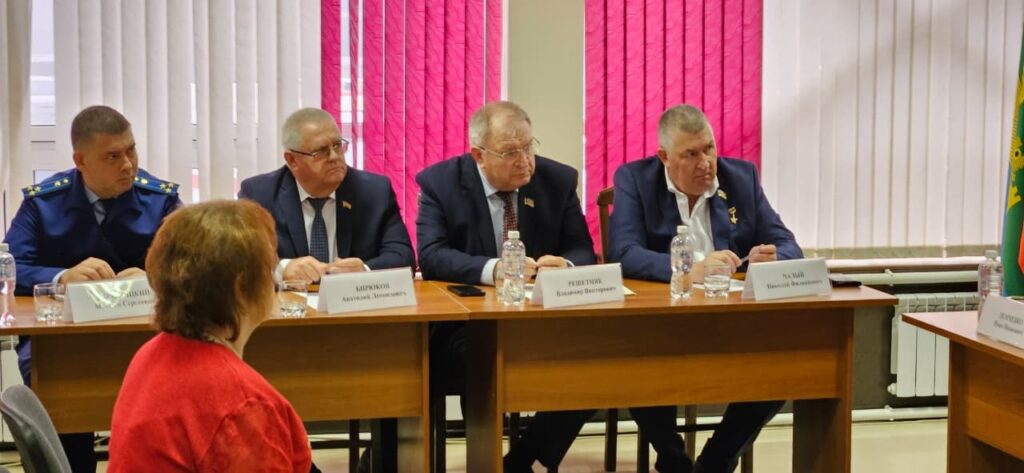 Депутат Госдумы Демченко провел прием граждан с участием депутата округа Владимира Решетняка