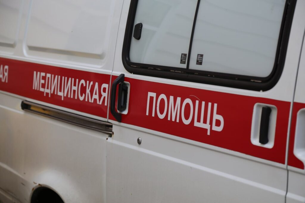 В Новороссийске водитель «Фольксвагена» сбил девочку во дворе дома