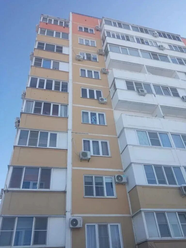 Жителям Афипского после завершения работ по разминированию боевой части БПЛА разрешили вернуться в дома