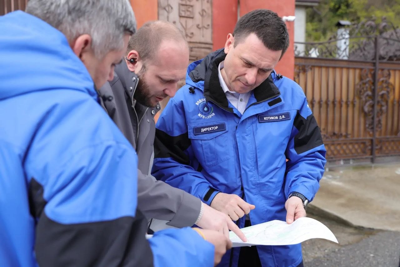 Изображение к статье: Денис Котиков: как «Водоканал Сочи» снижает аварийность и держит высокое качество воды