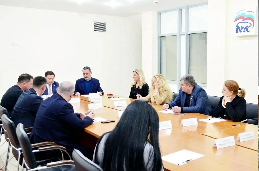 Депутаты и общественники в Сочи собрались для обсуждения механизмов взаимодействия