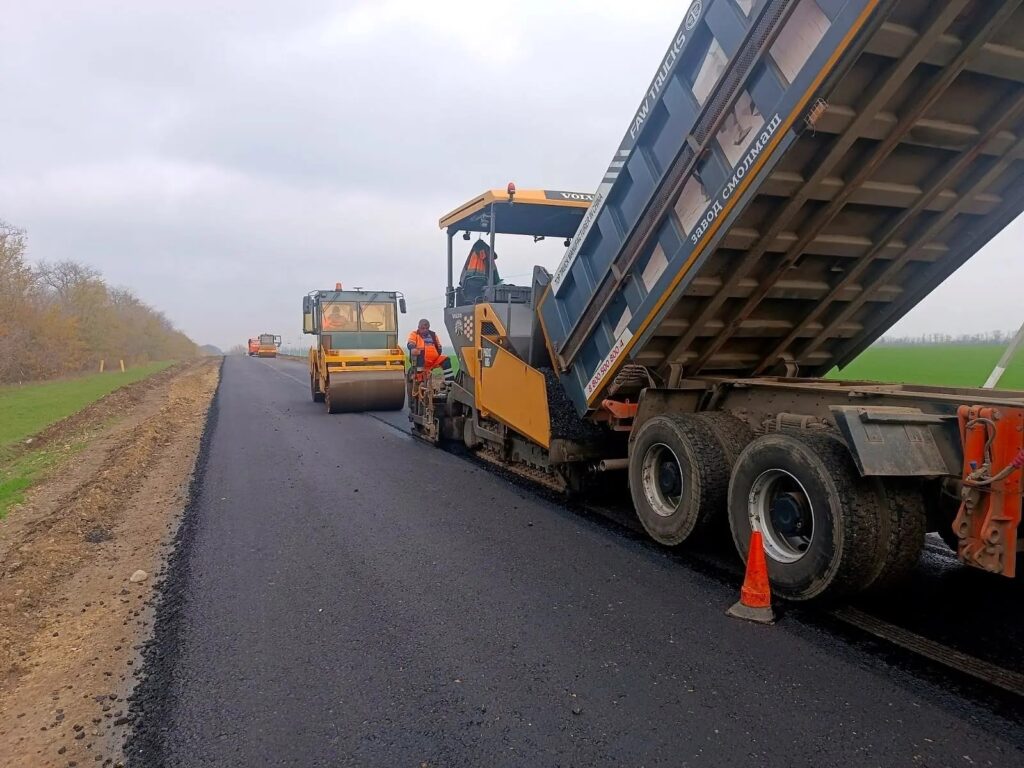 В Краснодарском крае за год планируют отремонтировать почти 300 км дорог