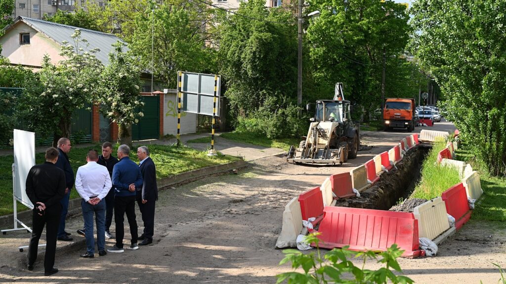 Наумов проверил строительство ливневой канализации в Краснодаре