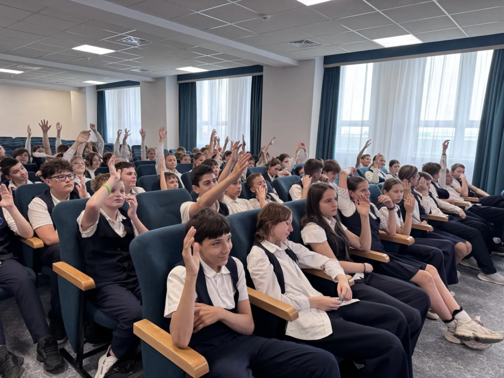 «Цифровой детектив»: «Ростелеком» провел нескучные уроки по кибербезопасности для детей Адыгеи и Кубани