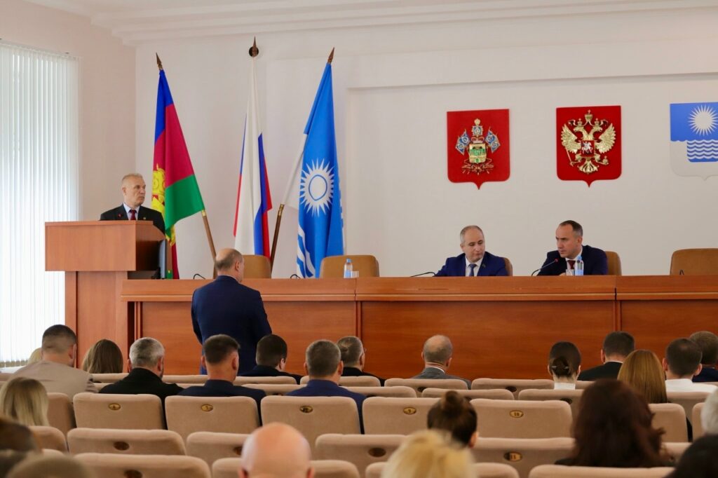 Размытие дорог, сели, подмытые опоры ЛЭП: в Геленджике обсудили последствия интенсивных дождей