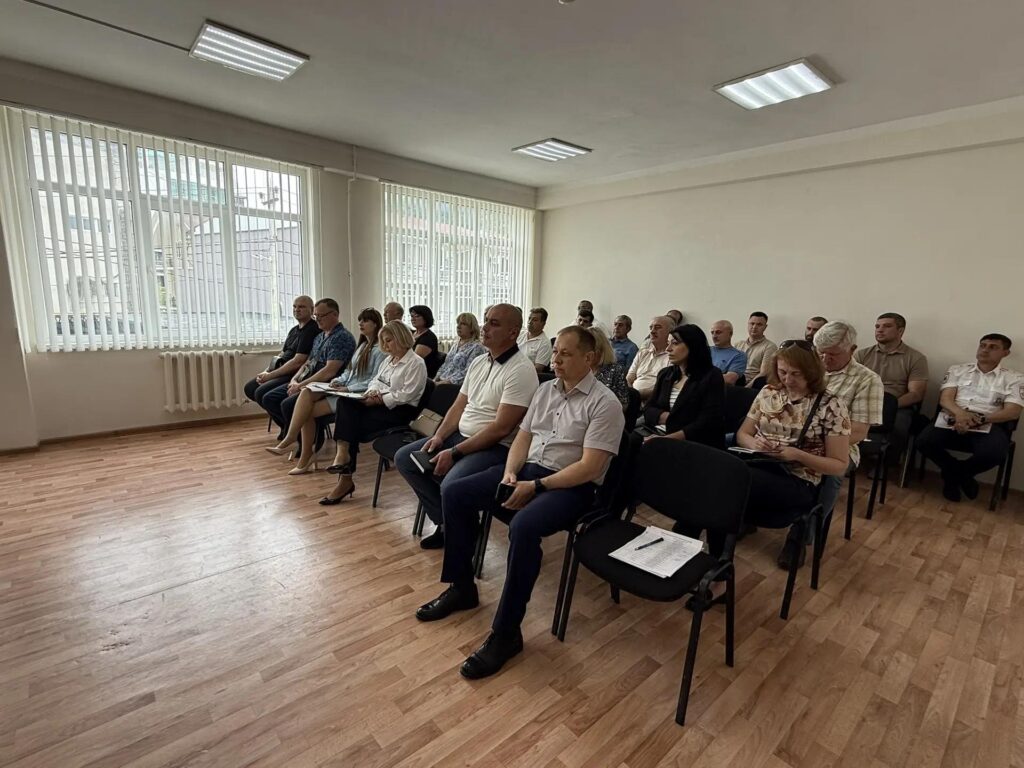 Коммунальные вопросы Лоо: диалог власти и жителей