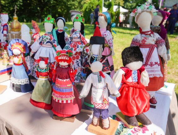 Прикоснуться к истории: 35-й Межрегиональный фестиваль казачьей культуры прошел в Каменномостском