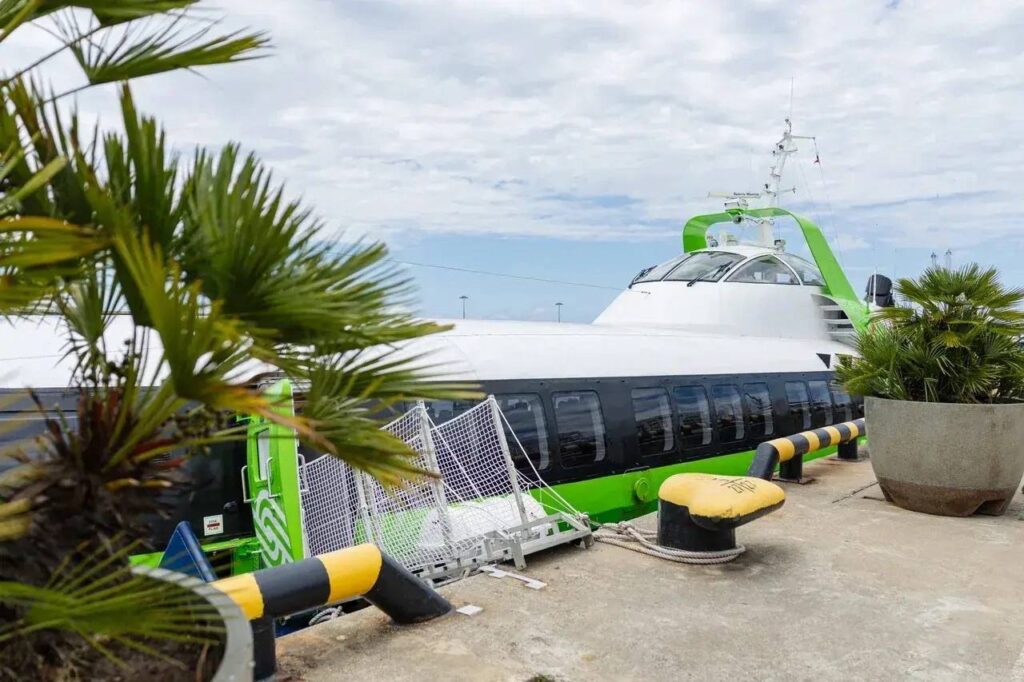 В Сириусе стартовало скоростное морское сообщение на судне «Комета 120М»