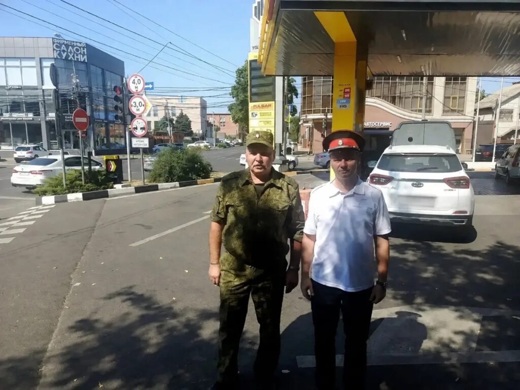 В Краснодаре на городских АЗС дежурят инспекторы ДПС и казаки