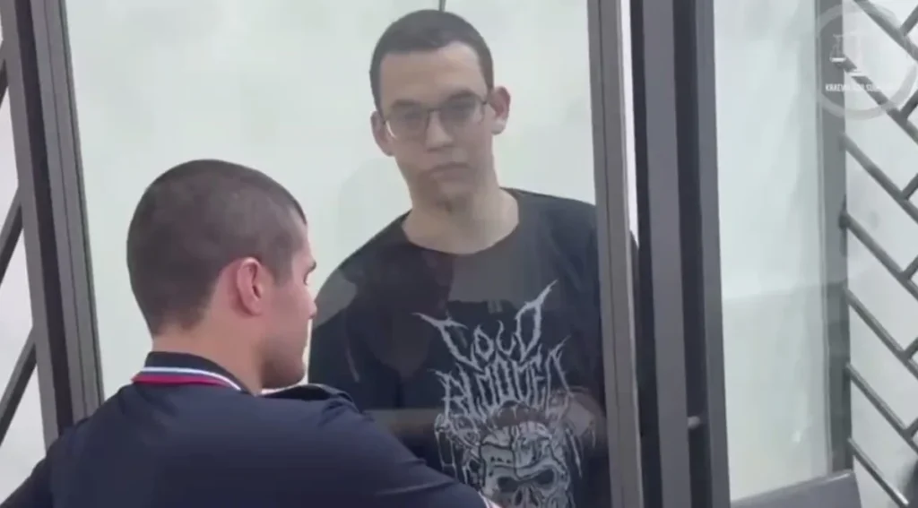 Краснодарский суд приговорил сторонника нацистской идеологии к колонии за нападение на прохожего