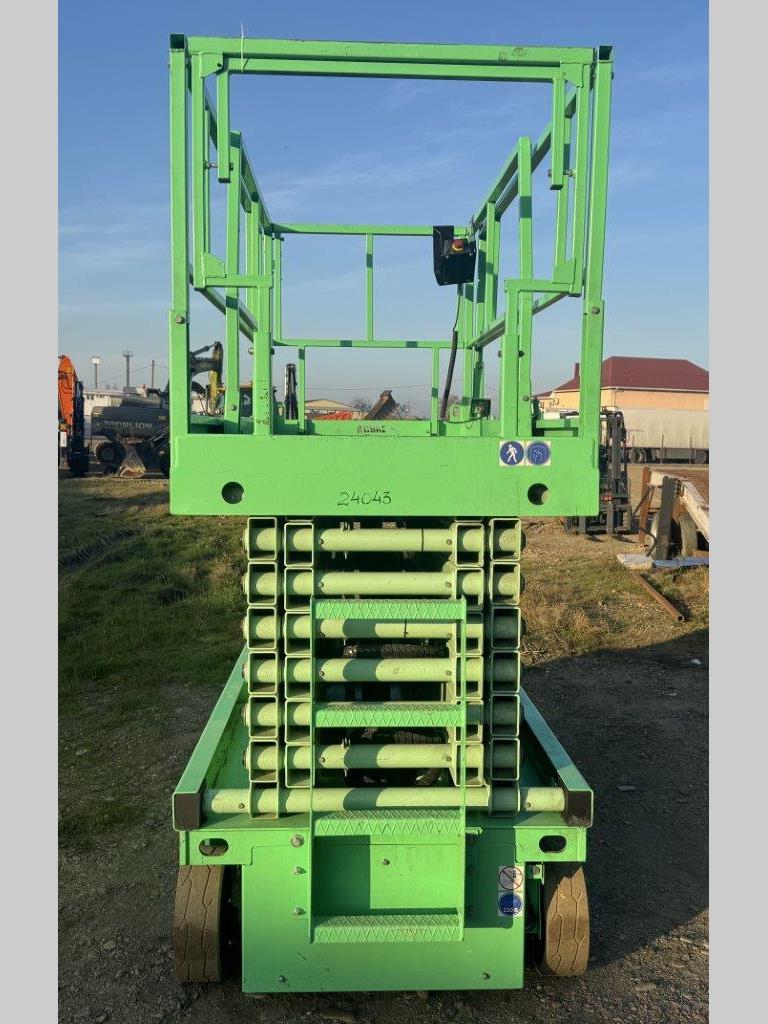 ЭКО 16 самоходный аккумуляторный ножничный подъемник
