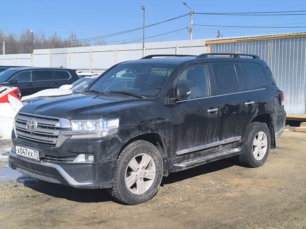 Toyota LAND CRUISER 200