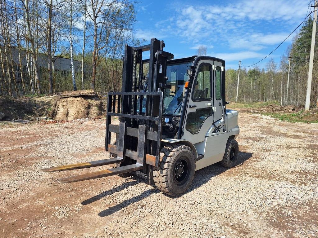 Автопогрузчик TFN CPCD50-XRXG73