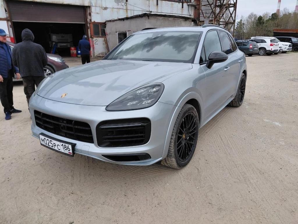 PORSCHE CAYENNE GTS