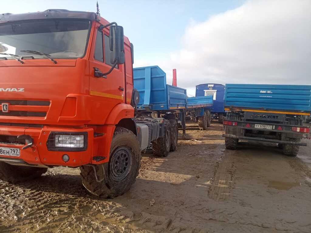 КАМАЗ 53504-50; специализированный,седельный тягач для буксировки полуприцепов дляиперевозки опасных грузов
