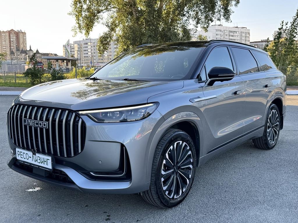 J8; легковый автомобиль