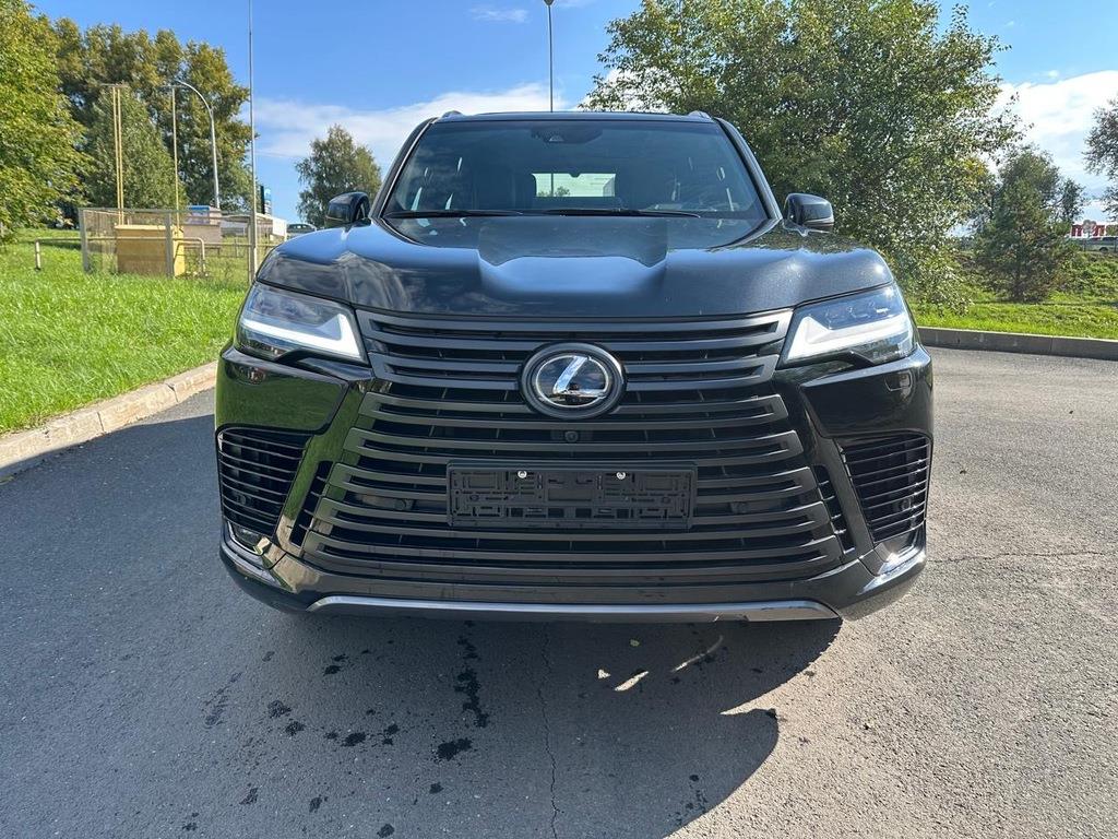 LEXUS LX600
