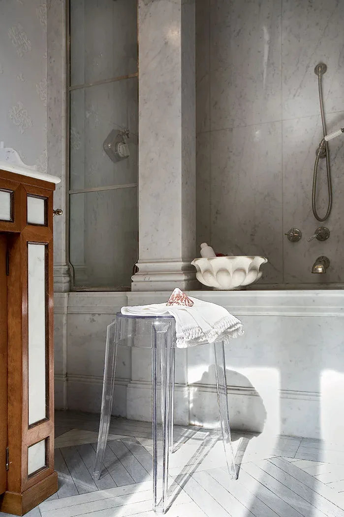 Kartell Charles Ghost — модель в интерьере — изображение 2