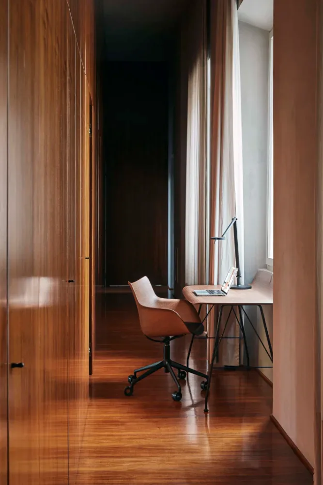 Kartell Wood — модель в интерьере — изображение 1