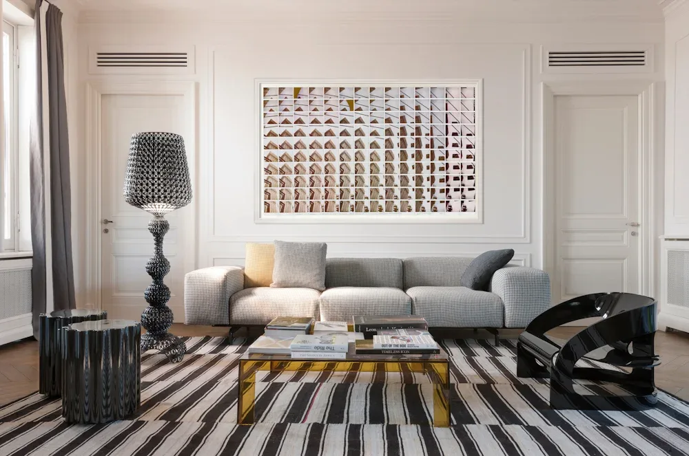 Kartell Invisible — модель в интерьере — изображение 2