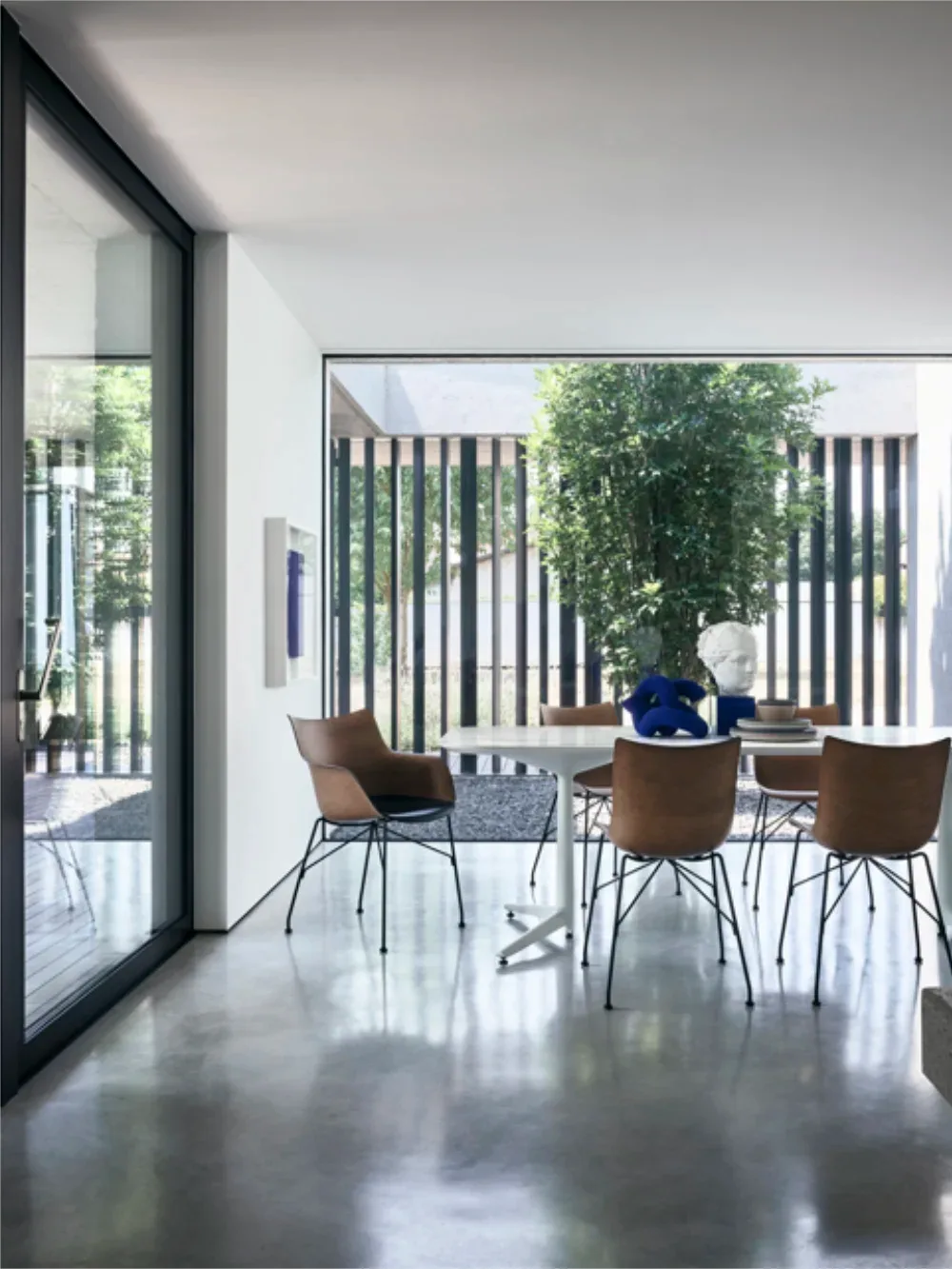 Kartell Wood — модель в интерьере — изображение 4