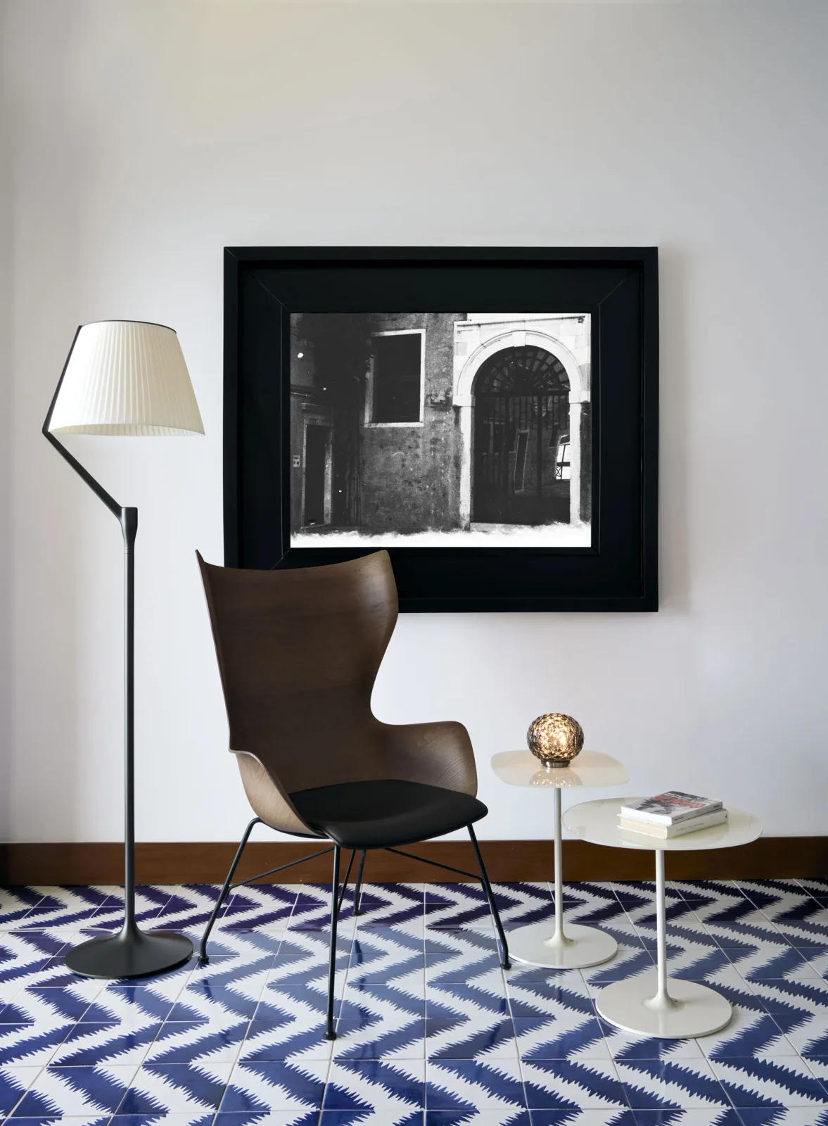 Kartell Angelo stone — модель в интерьере — изображение 3