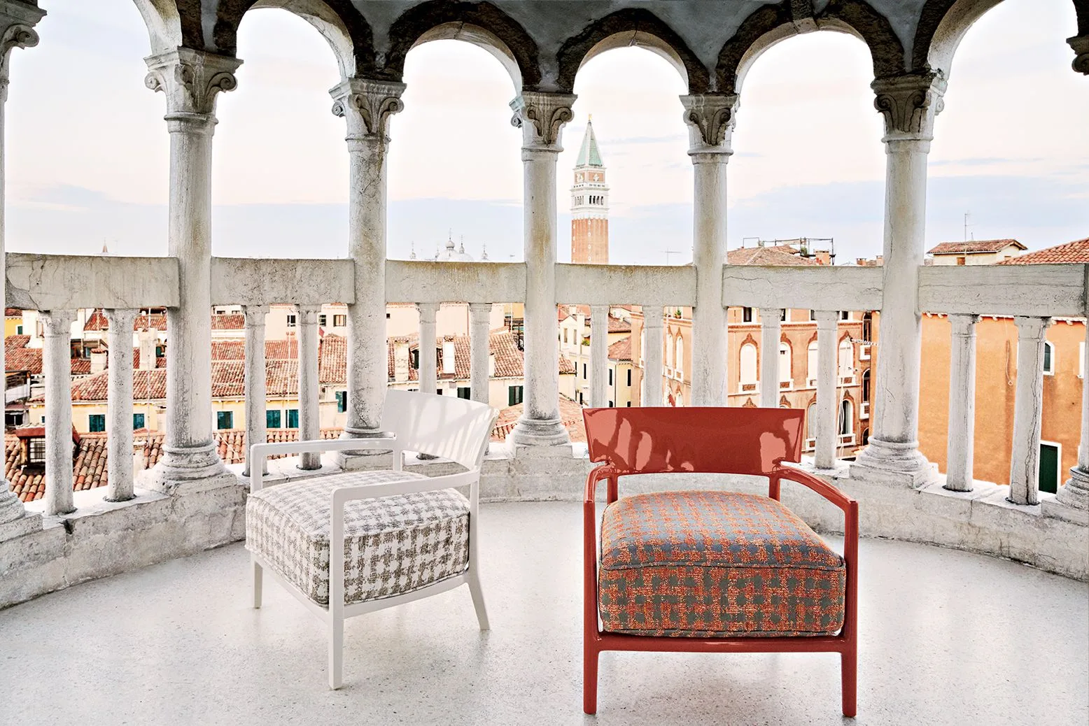Kartell Cara — модель в интерьере — изображение 2