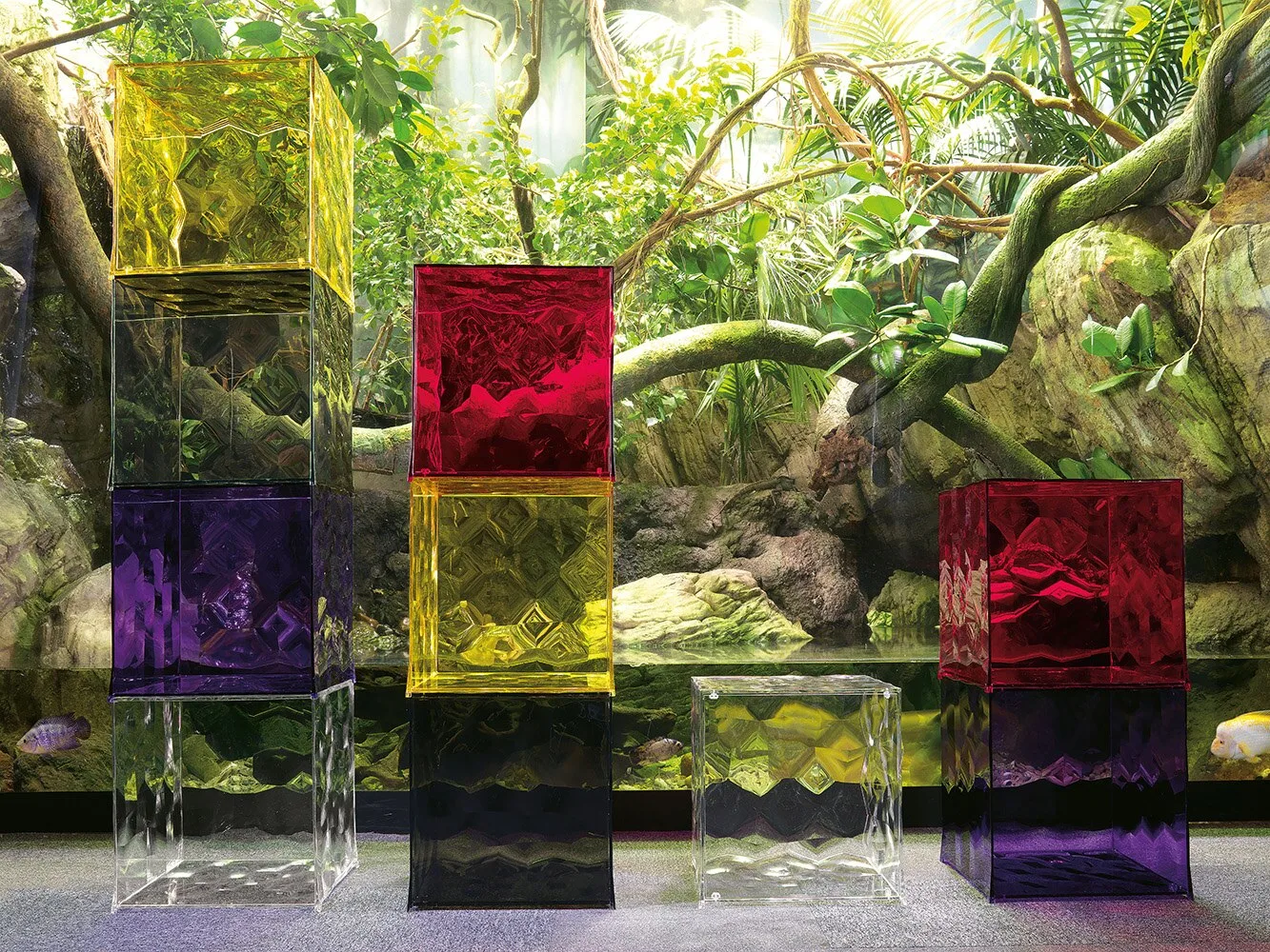 Kartell Optic — модель в интерьере — изображение 4