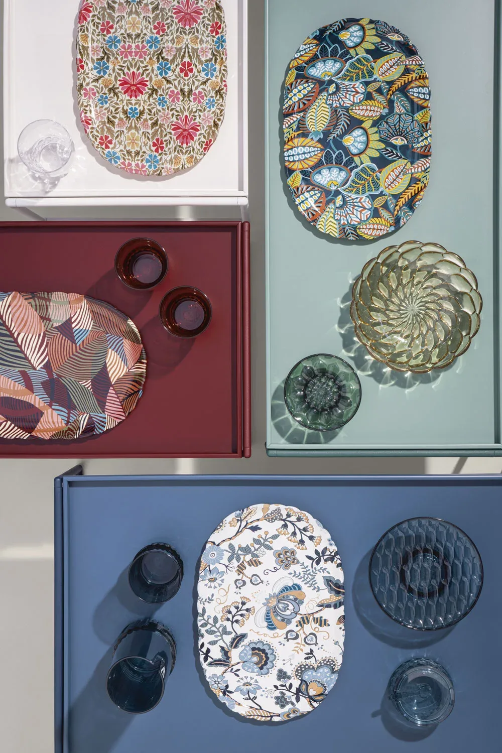 Kartell Trays — модель в интерьере — изображение 2